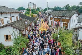 经典后仰跳投！恩比德大号后仰空心入网轰下第50分杀死比赛！